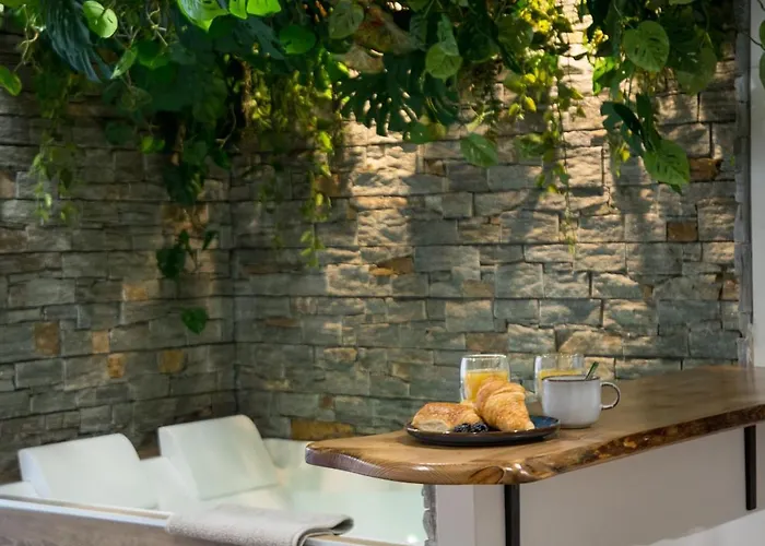 Jungle Jacuzzi Prive Evasion En Amoureux Cannes