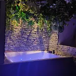 Apartment Jungle Jacuzzi Prive Evasion En Amoureux Cannes